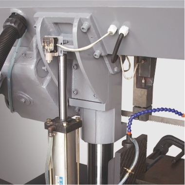 Semi-Automatic Band Saw Machine