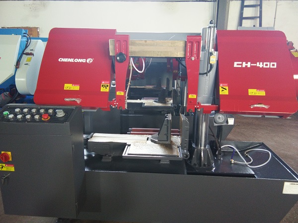 Semi-Automatic Band Saw Machine