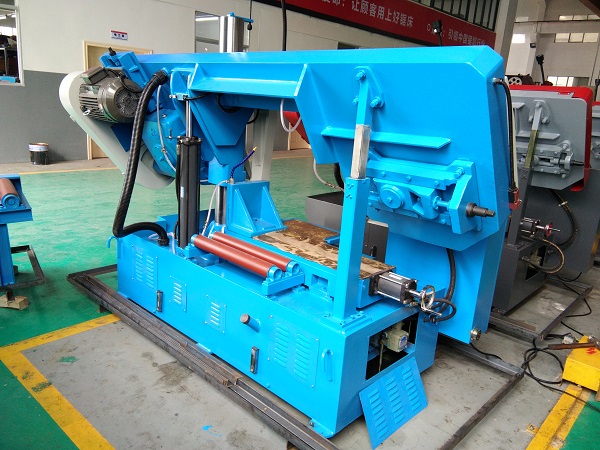 Semi-Automatic Band Saw Machine