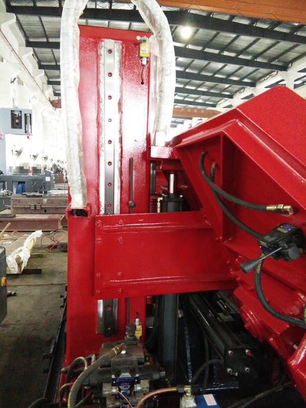 Semi-Automatic Band Saw Machine